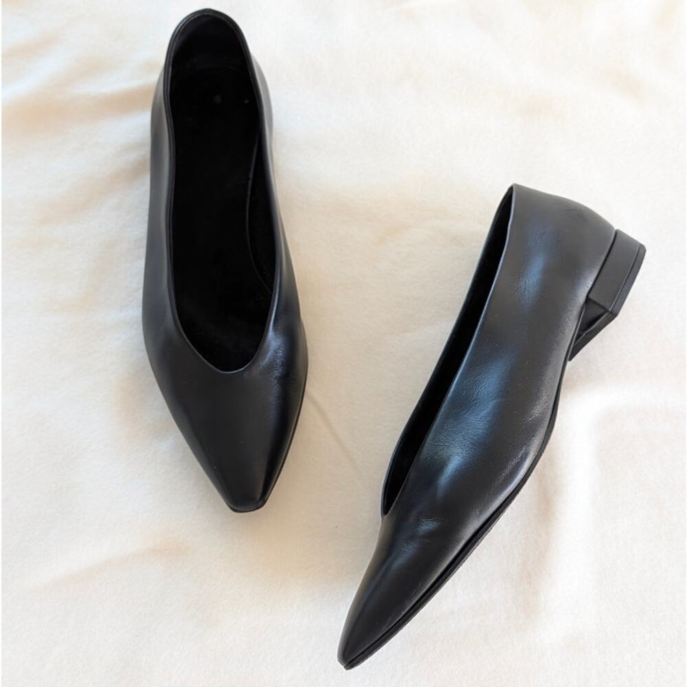 Loro Piana Rebecca Ballet Flat Womens EU 39.5/US 9.5 Black Leather Pointed Italy